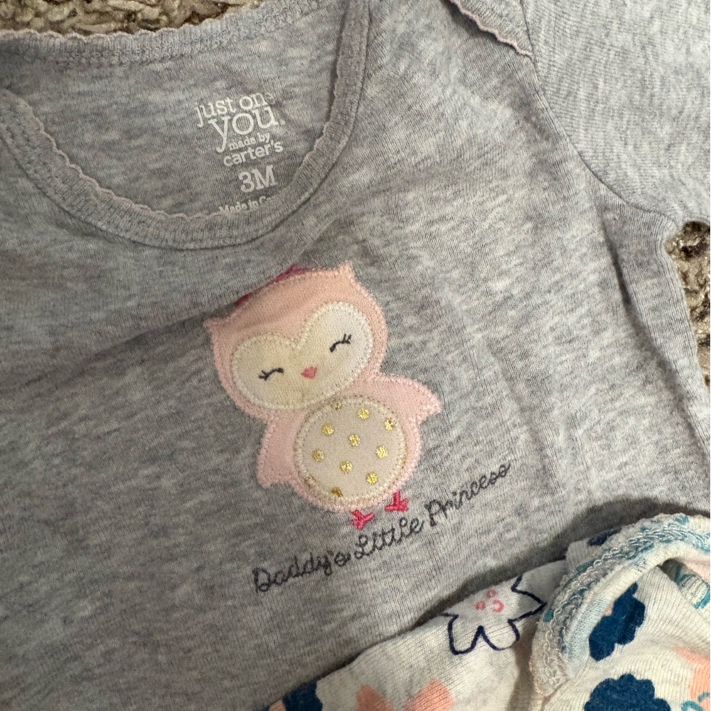 Carter's long sleeve Onesies (set of 3)